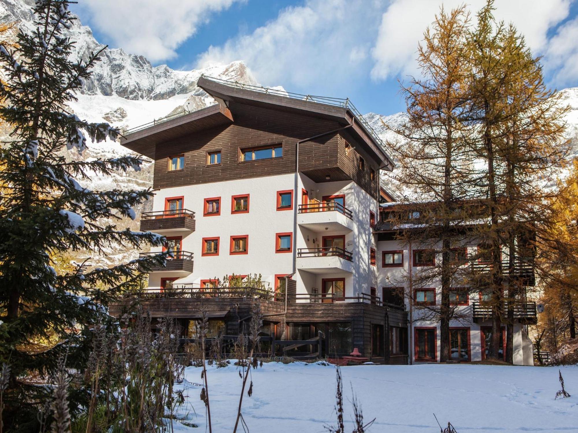 Contemporary Apartment In Breuil Cervinia Near Ski Area Exteriör bild