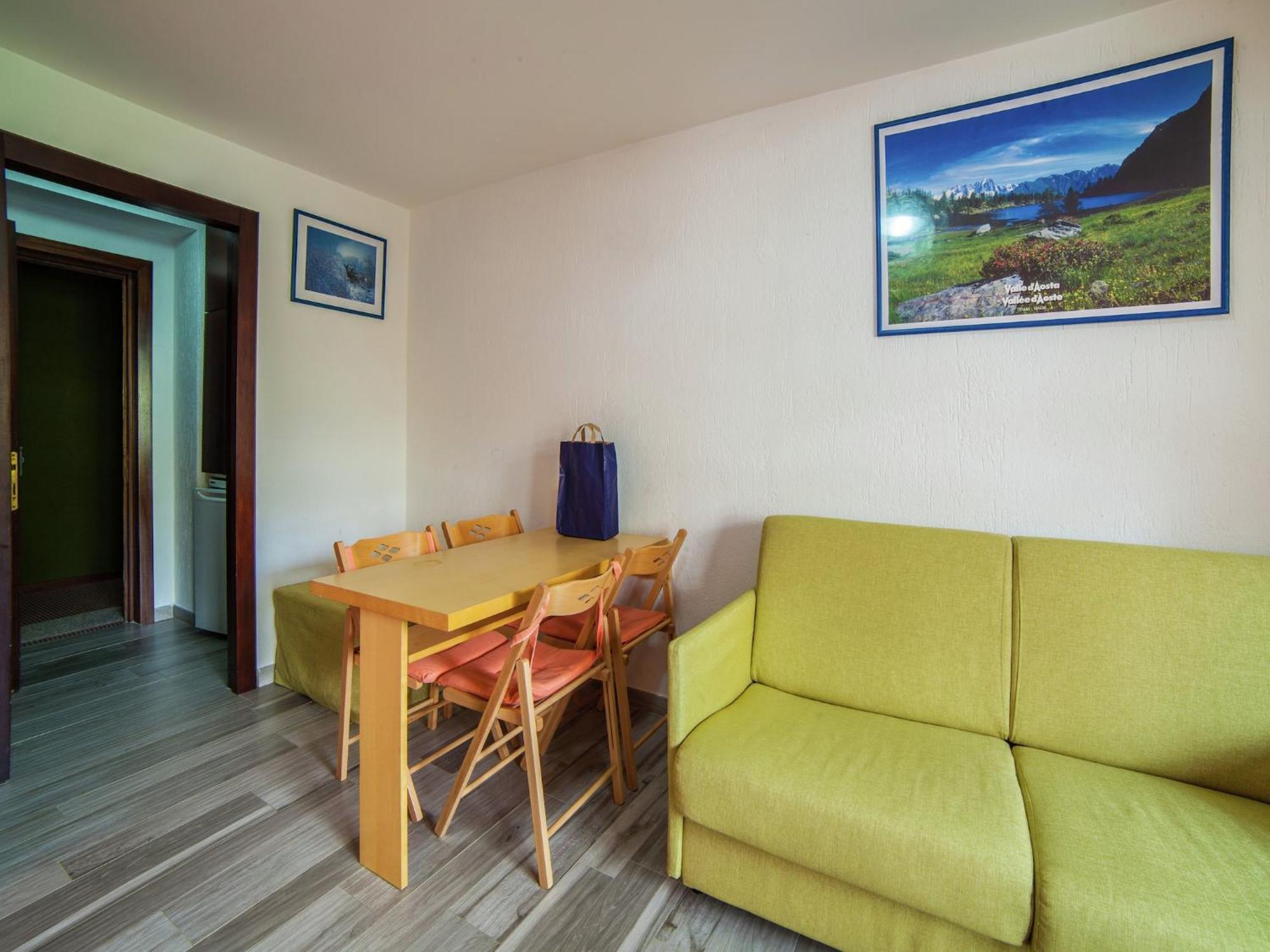 Contemporary Apartment In Breuil Cervinia Near Ski Area Exteriör bild