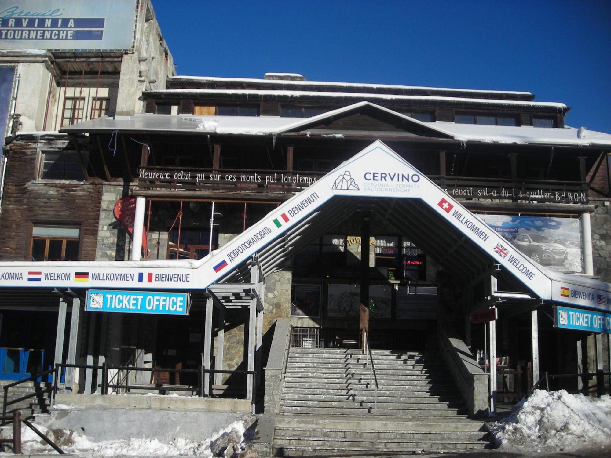Contemporary Apartment In Breuil Cervinia Near Ski Area Exteriör bild