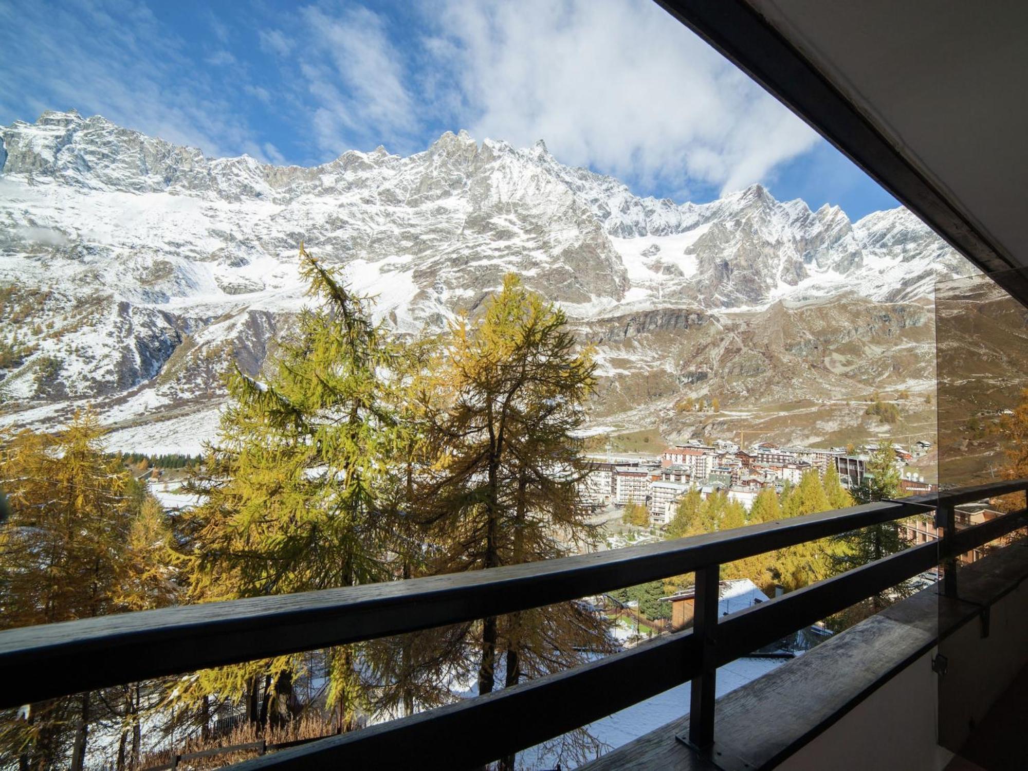 Contemporary Apartment In Breuil Cervinia Near Ski Area Exteriör bild