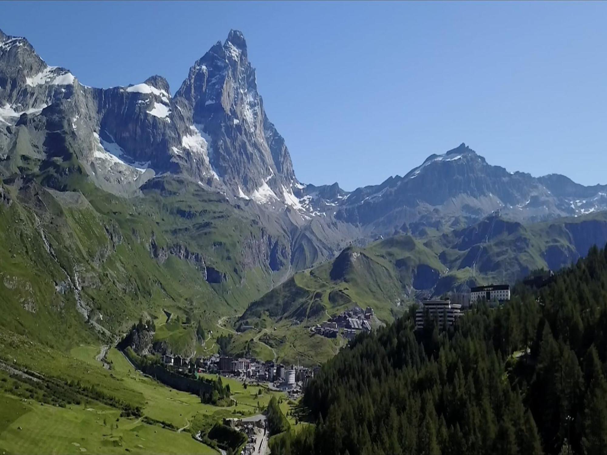 Contemporary Apartment In Breuil Cervinia Near Ski Area Exteriör bild